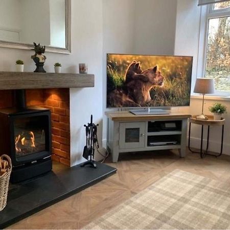 Woodland Cottage - Private Courtyard - Pet Friendly Retreat In The Heart Of Windermere Exterior foto