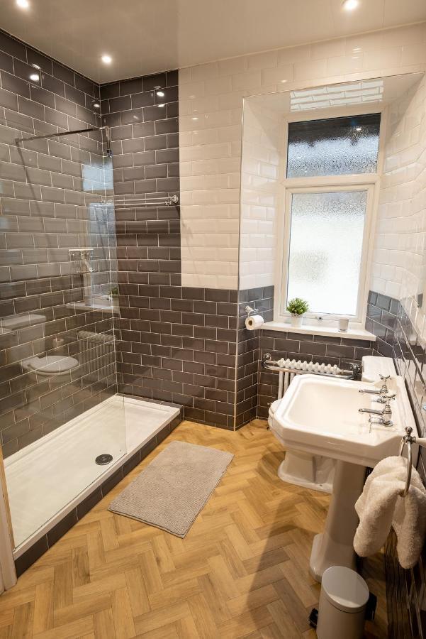 Woodland Cottage - Private Courtyard - Pet Friendly Retreat In The Heart Of Windermere Exterior foto